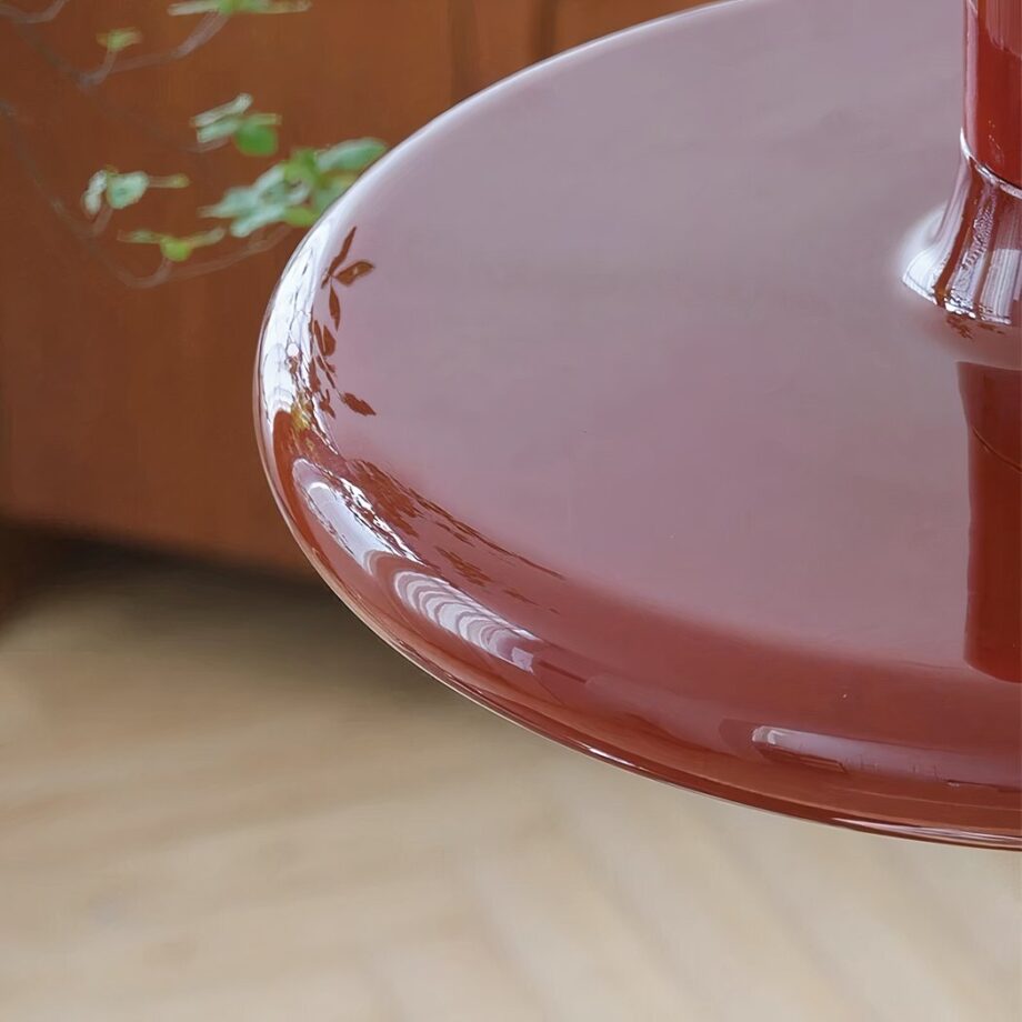 Araña redonda roja postmoderna de estilo danés — vista principal
