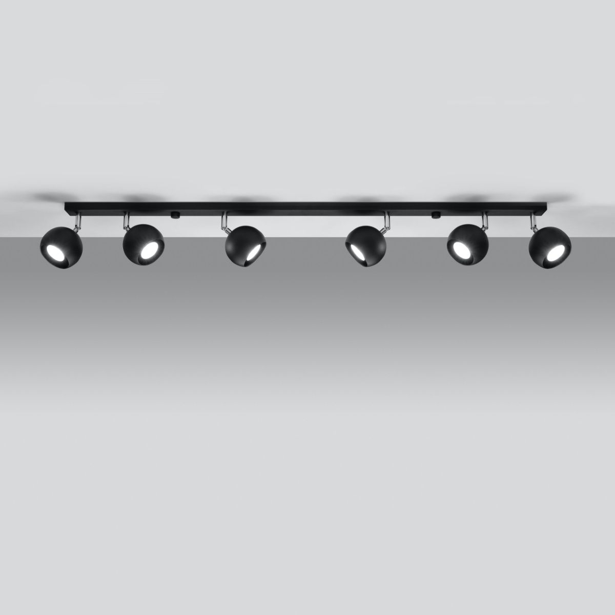 Lámpara de techo de diseño con focos orientables negro o blanco