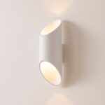 Aplique tubo biselado de 30 cm en aluminio blanco o negro