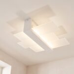 Plafón de salón en madera blanca y vidrio, diseño escandinavo